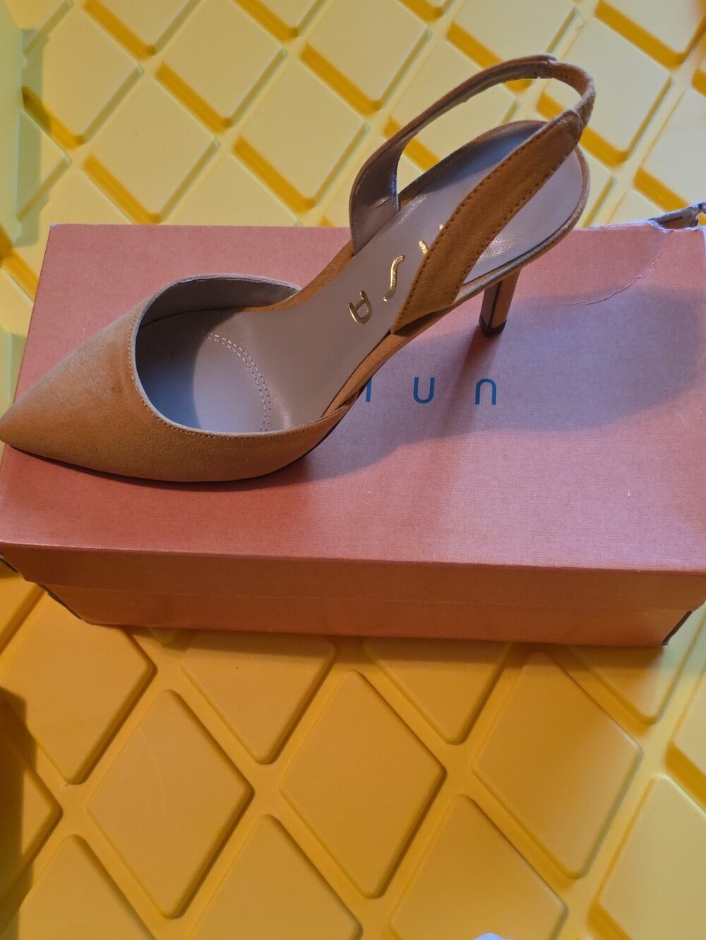 UNISA Women's Unyumaz2 Yellow Suede Slingback Heel Sandals Size 6